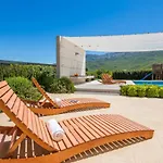 Luxury Wisdom Near Split, Private Pool Dugopolje