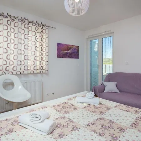 Luxury Wisdom Near Split, Private Pool Villa Dugopolje