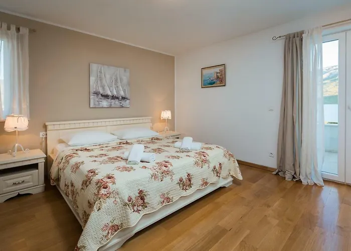 Luxury Wisdom Near Split, Private Pool *