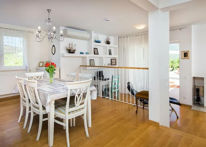 Luxury Wisdom Near Split, Private Pool Vila *