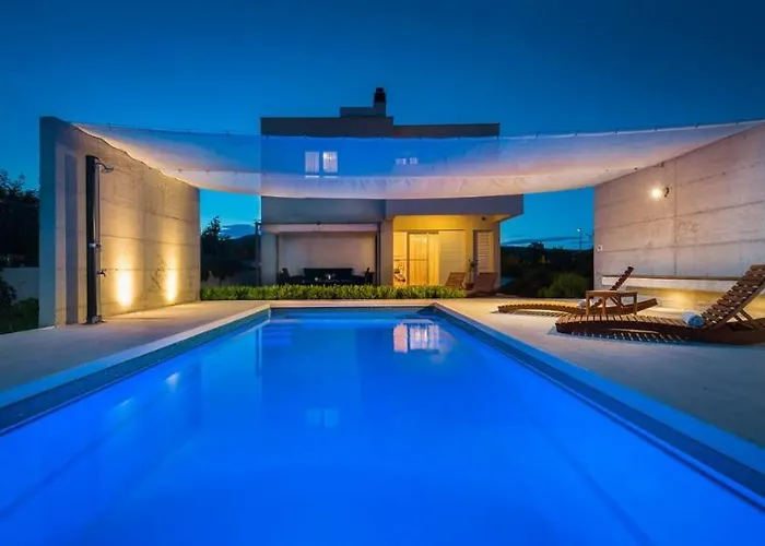 Luxury Wisdom Near Split, Private Pool *