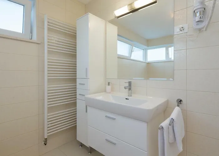 Luxury Wisdom Near Split, Private Pool Vila Dugopolje