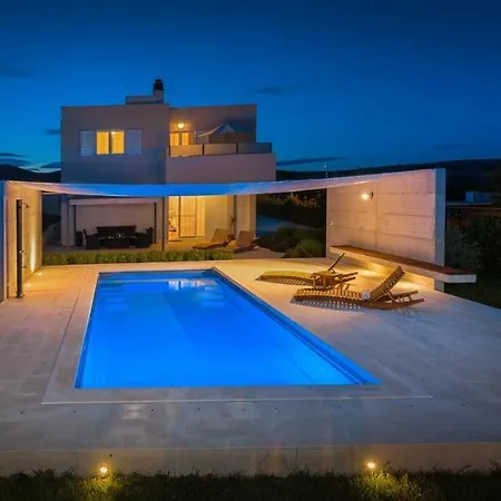 Luxury Wisdom Near Split, Private Pool