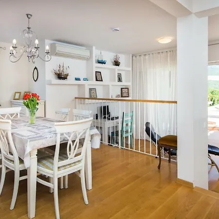 Luxury Wisdom Near Split, Private Pool Vila *