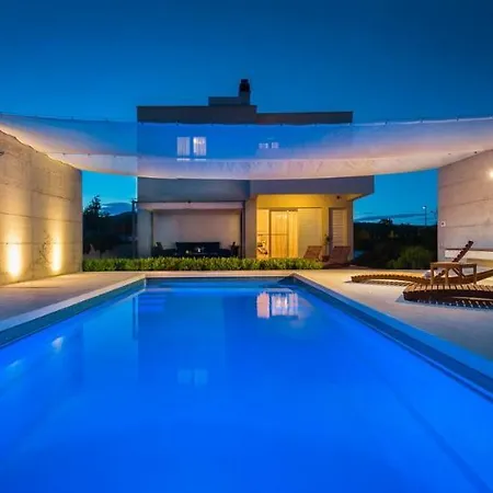 Luxury Wisdom Near Split, Private Pool *