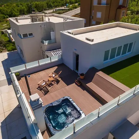 Luxury Wisdom Near Split, Private Pool * Dugopolje