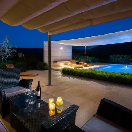 Luxury Wisdom Near Split, Private Pool *